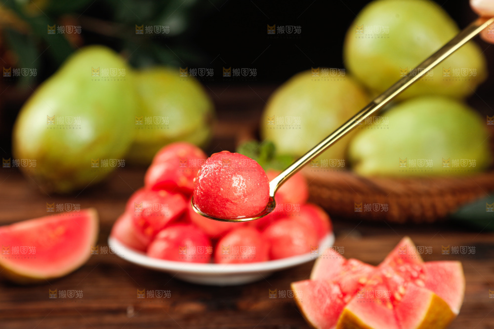 深底上的红心芭乐