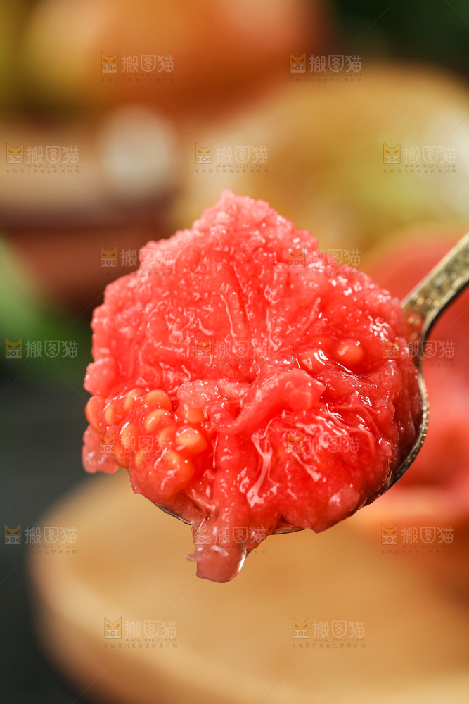 木底上的红心芭乐