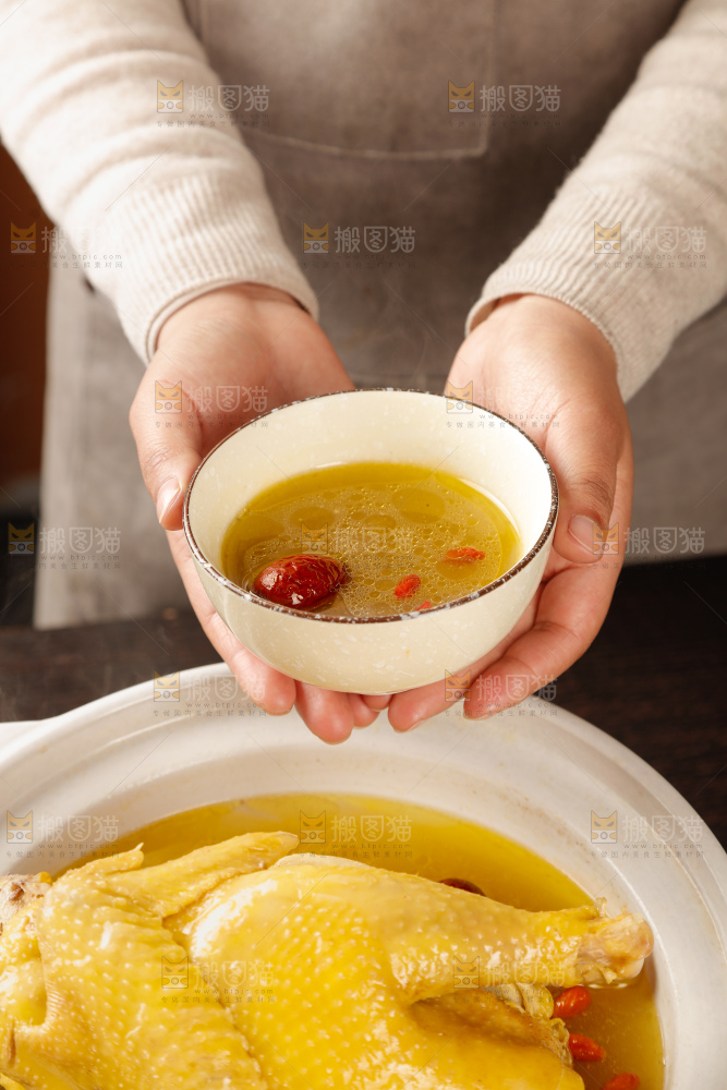 深底上的鸡汤