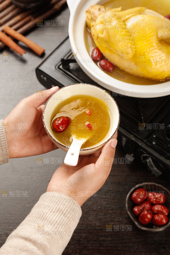 深底上的鸡汤