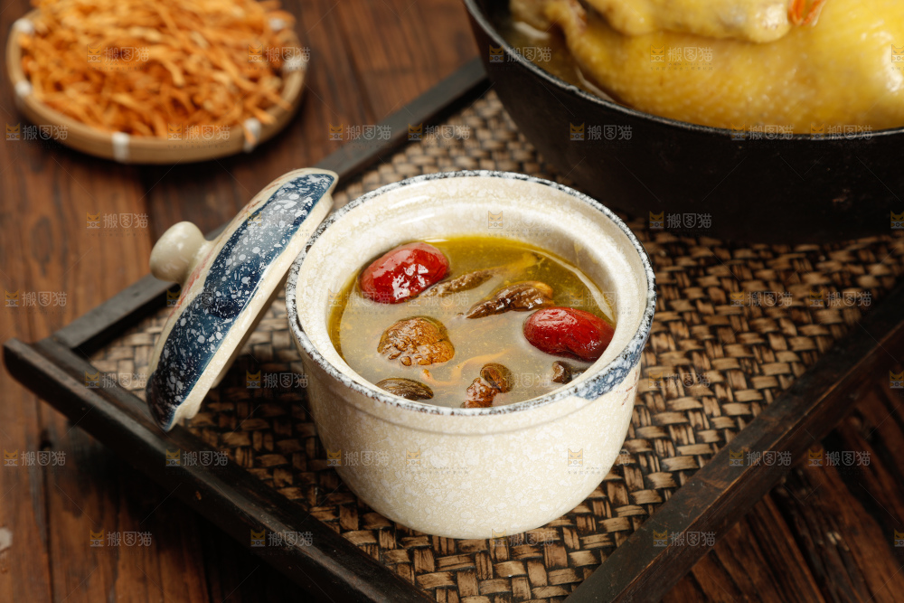 深底上的鸡汤
