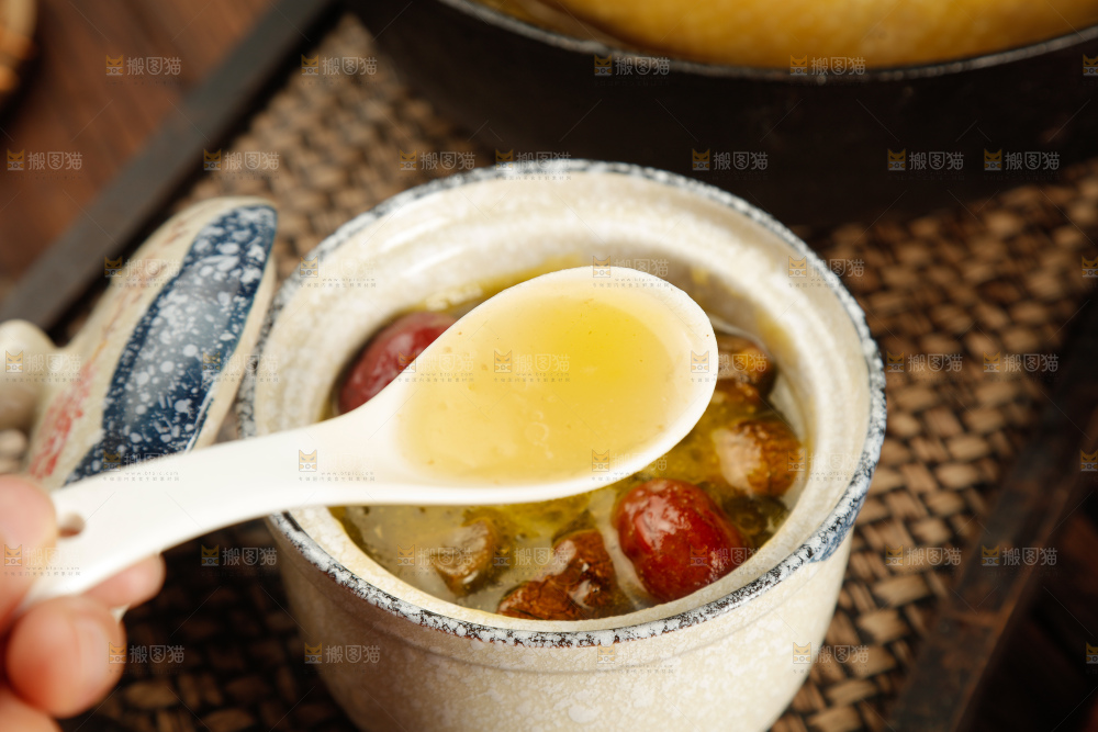 深底上的鸡汤