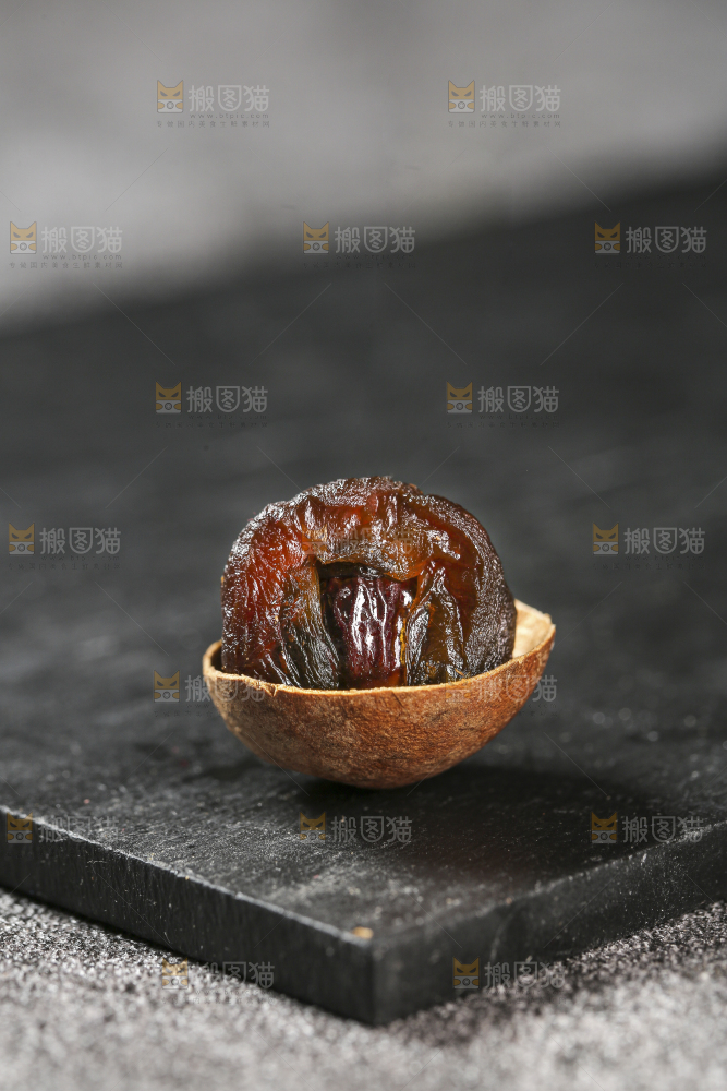 深底上的桂圆干