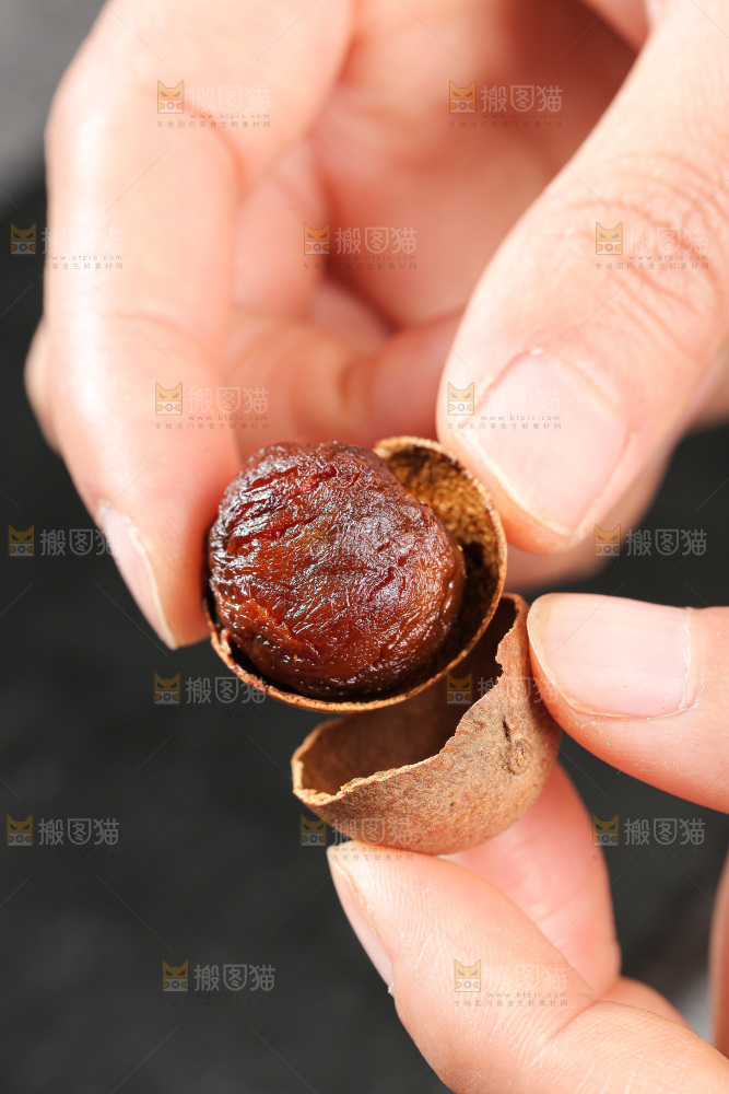 深底上的桂圆干