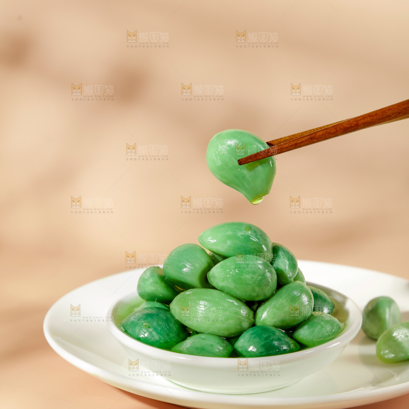 浅底上的腊八蒜