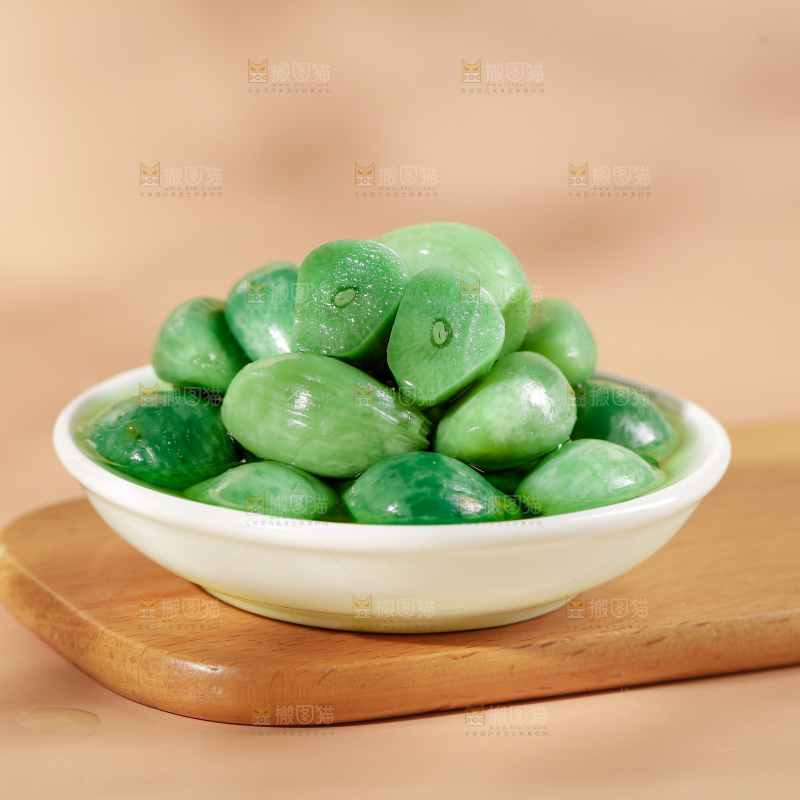 浅底上的腊八蒜