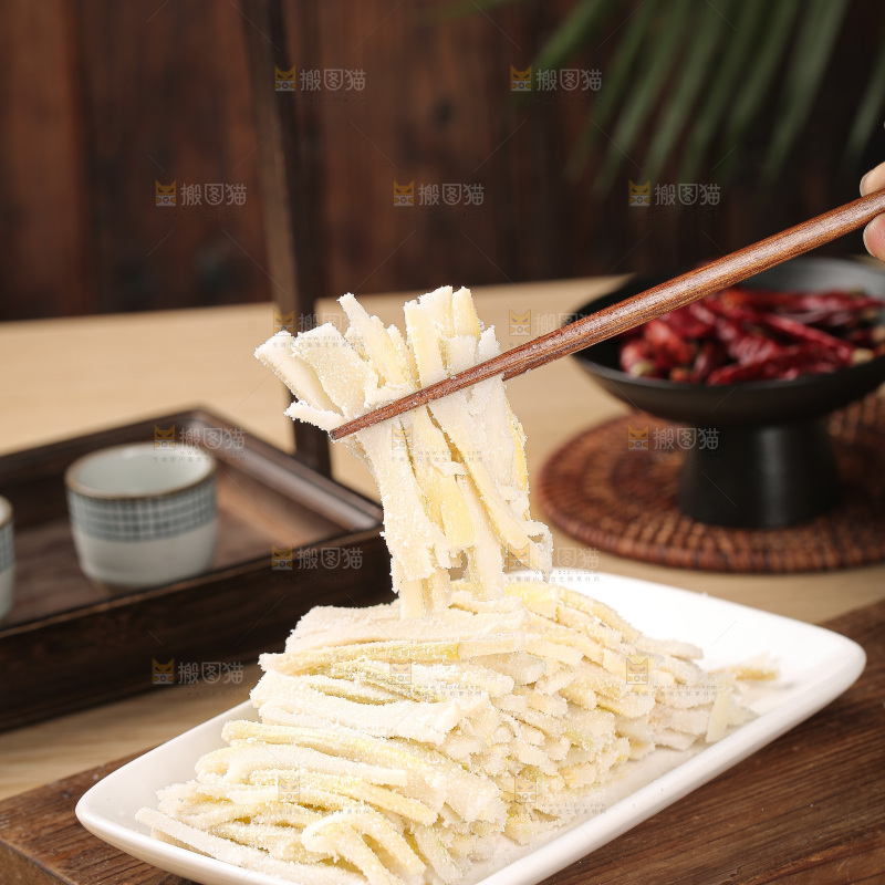 深底上的盐渍笋