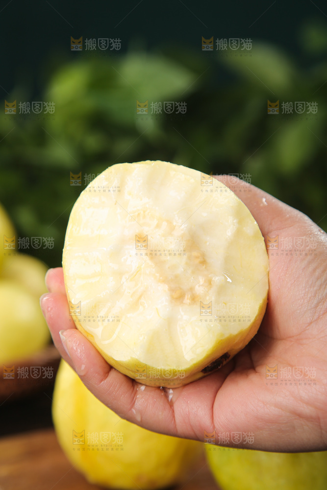 深底上的奶油芭乐