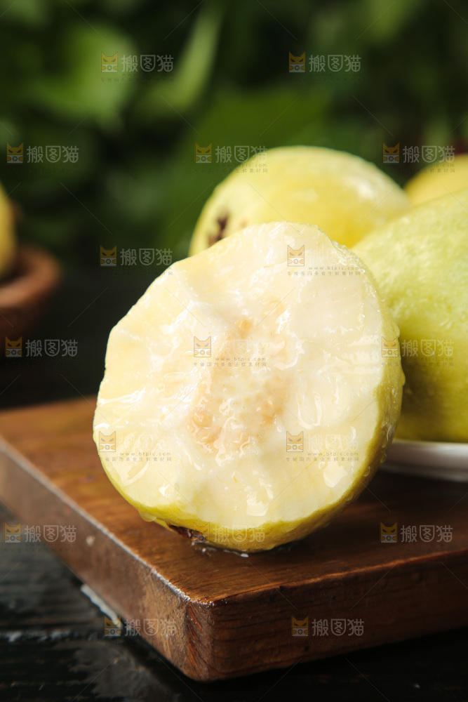 深底上的奶油芭乐