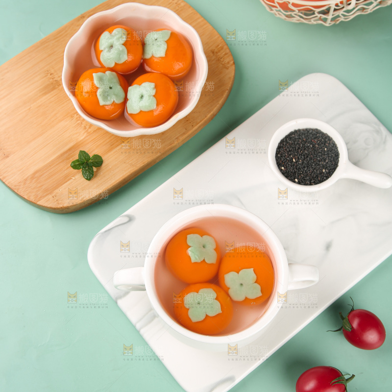 浅底上的柿子汤圆