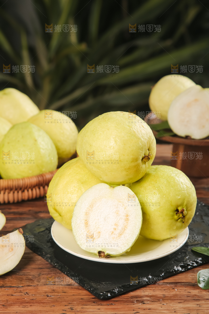 深底上的白心芭乐