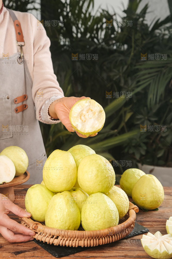 深底上的白心芭乐