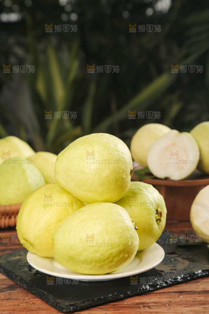 深底上的白心芭乐