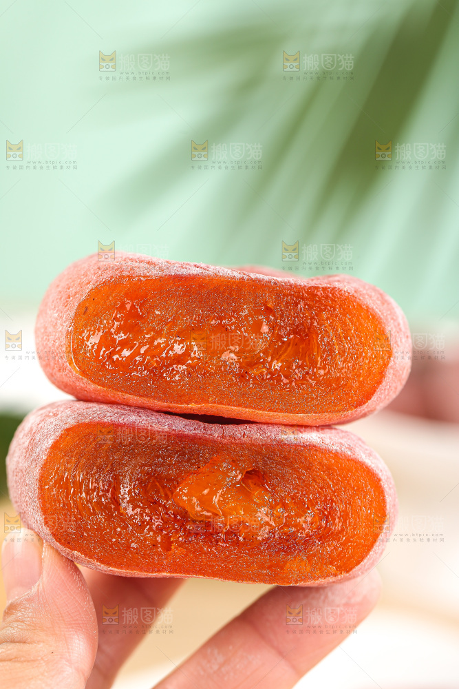 浅底上的圆柿饼