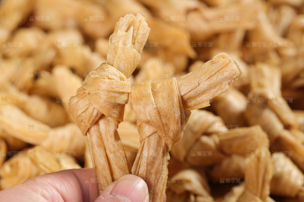 深底上的豆结