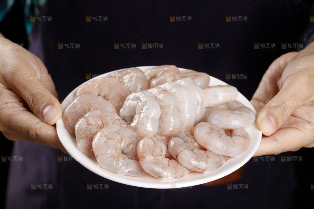 深底上的虾仁
