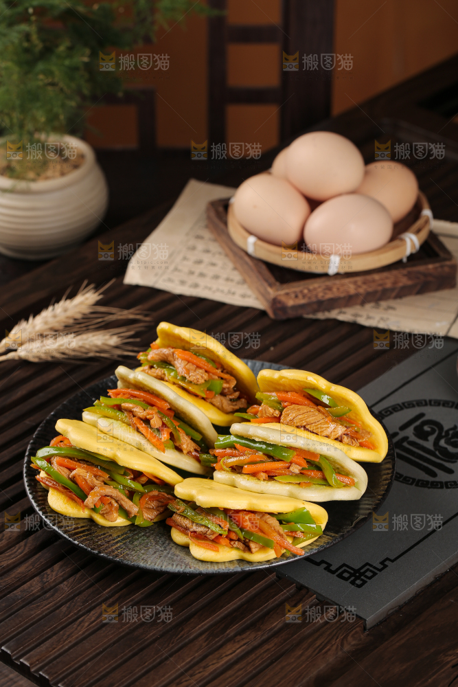 荷叶饼夹肉丝