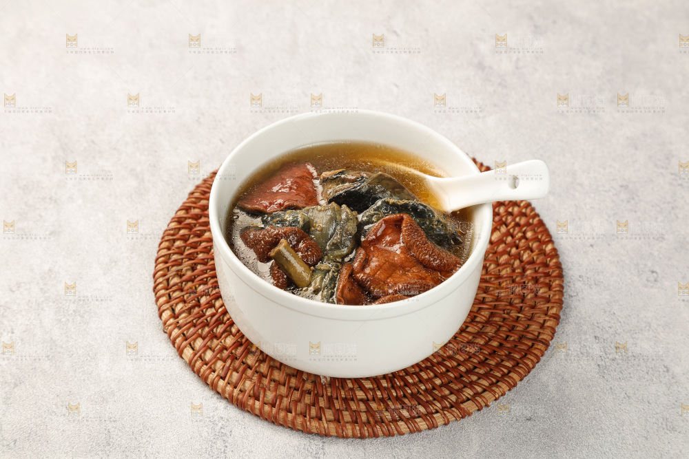 牛肝菌乌鸡汤