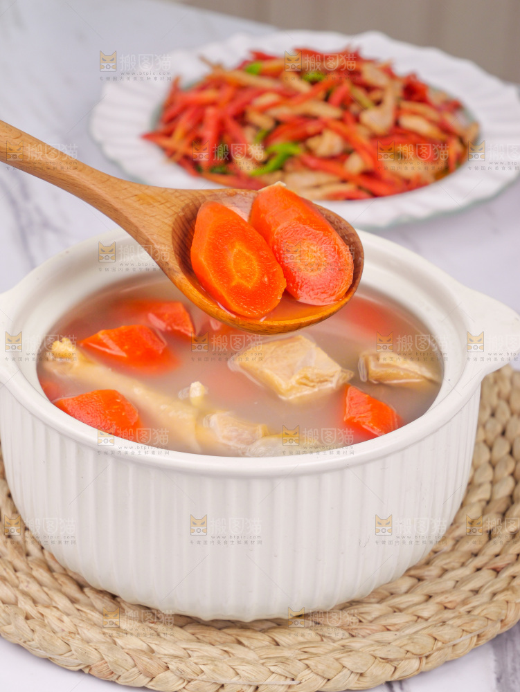 胡萝卜炖鸡