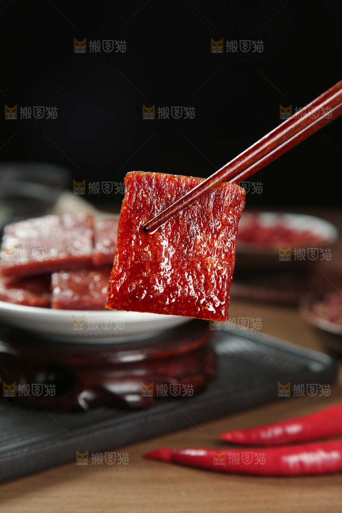 亲嘴烧辣条