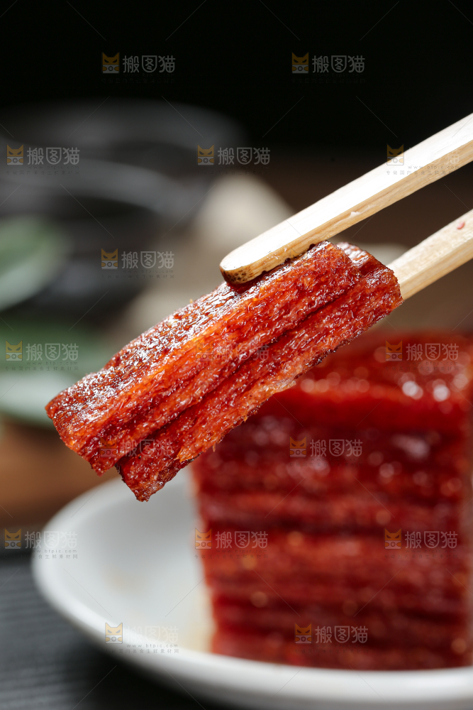 亲嘴烧辣条