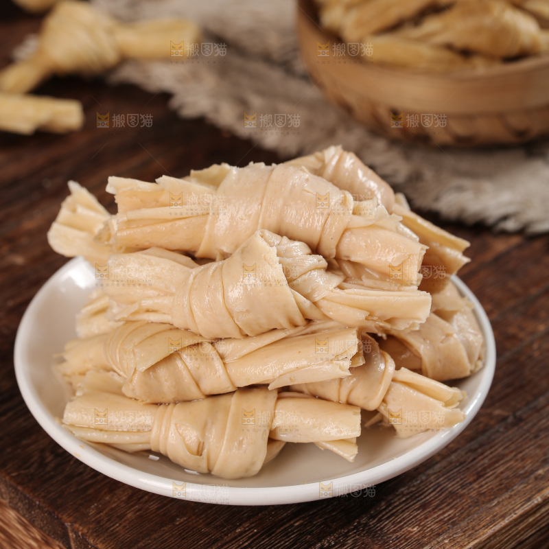 深底上的豆结