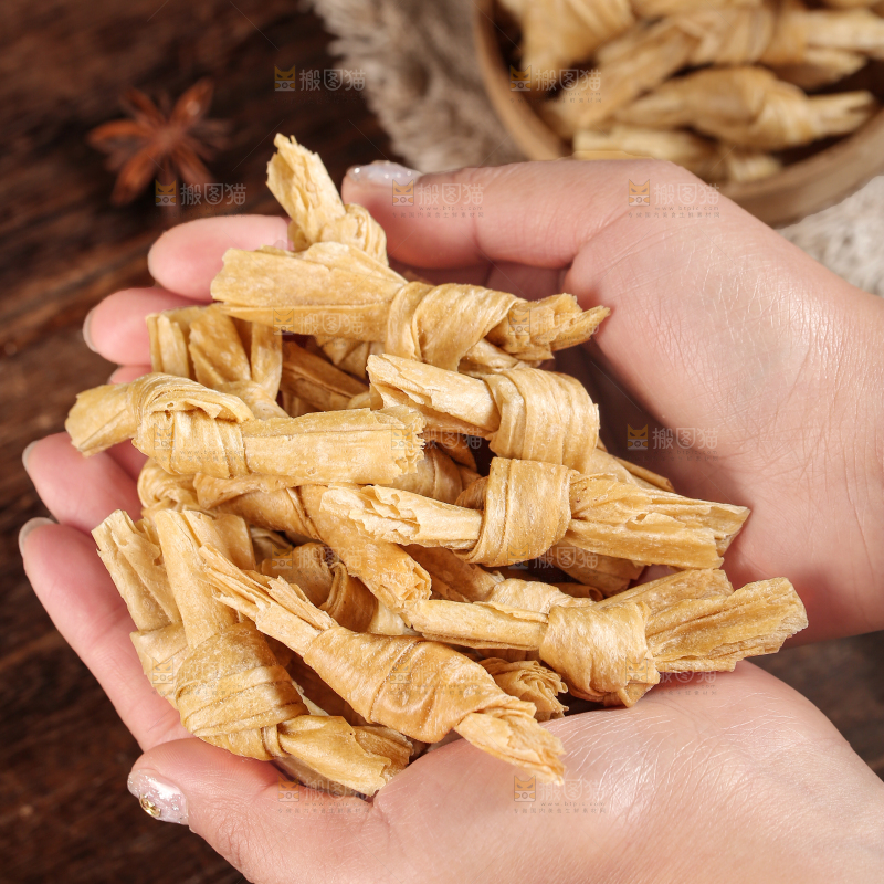 深底上的豆结