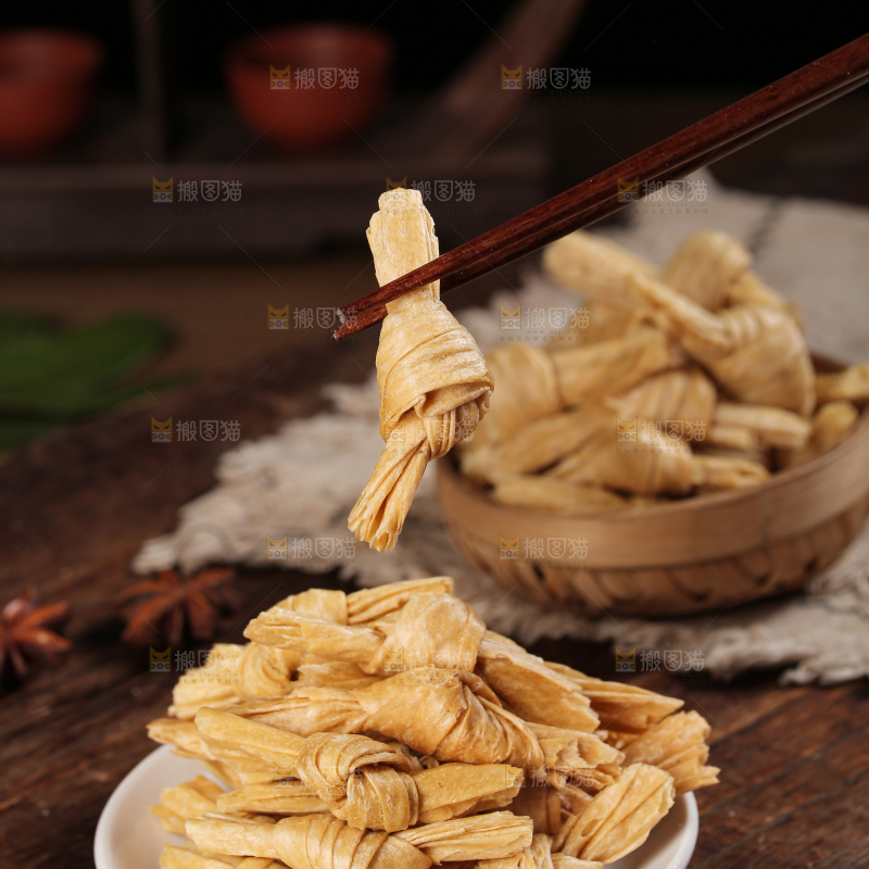 深底上的豆结