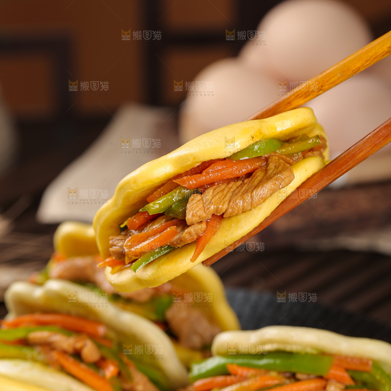 荷叶饼夹肉丝