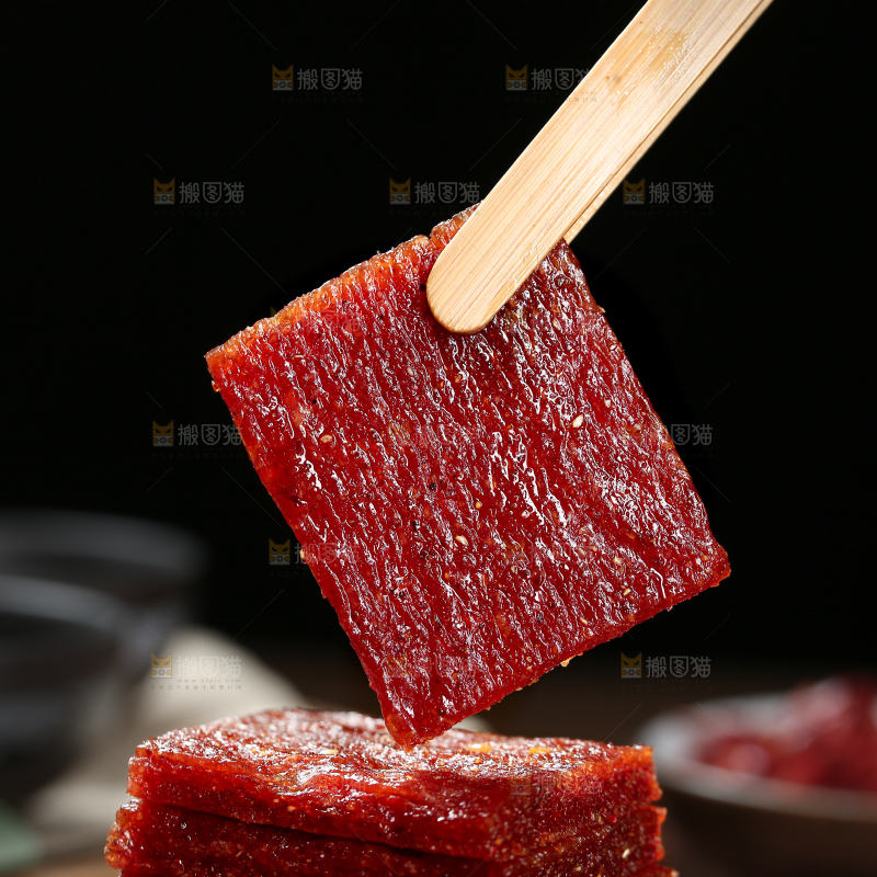 亲嘴烧辣条