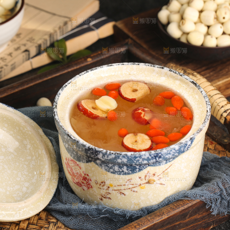 莲子银耳汤