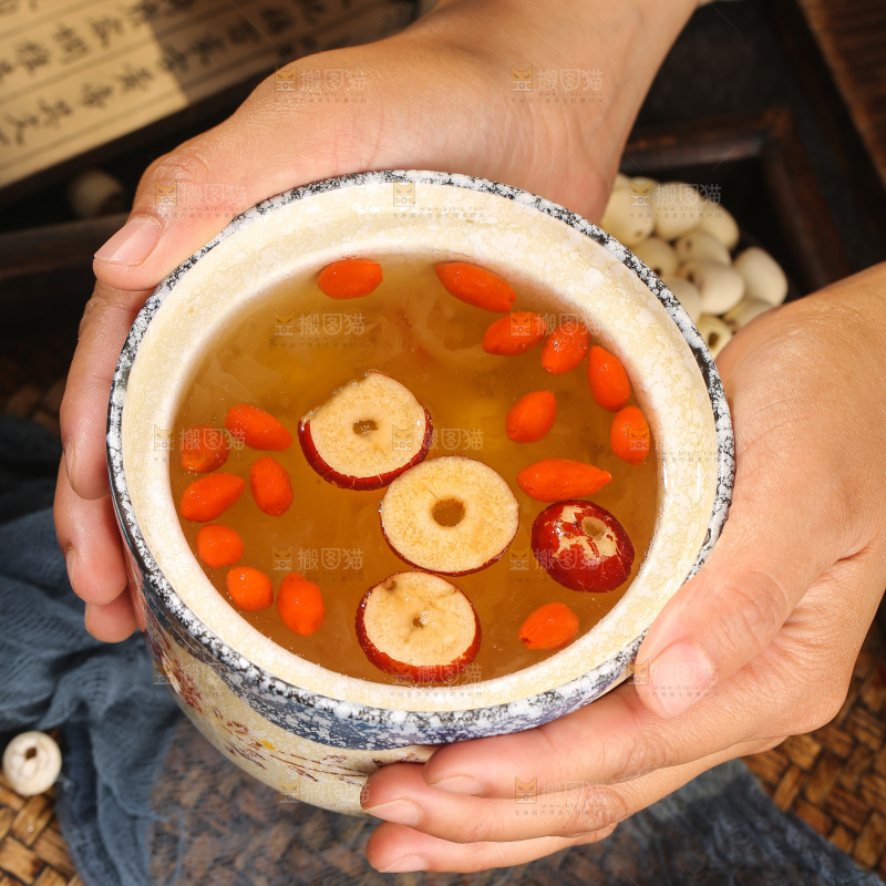 莲子银耳汤