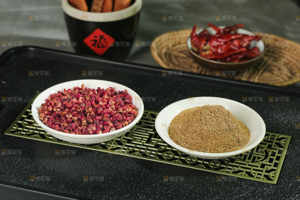 深底上的花椒粉
