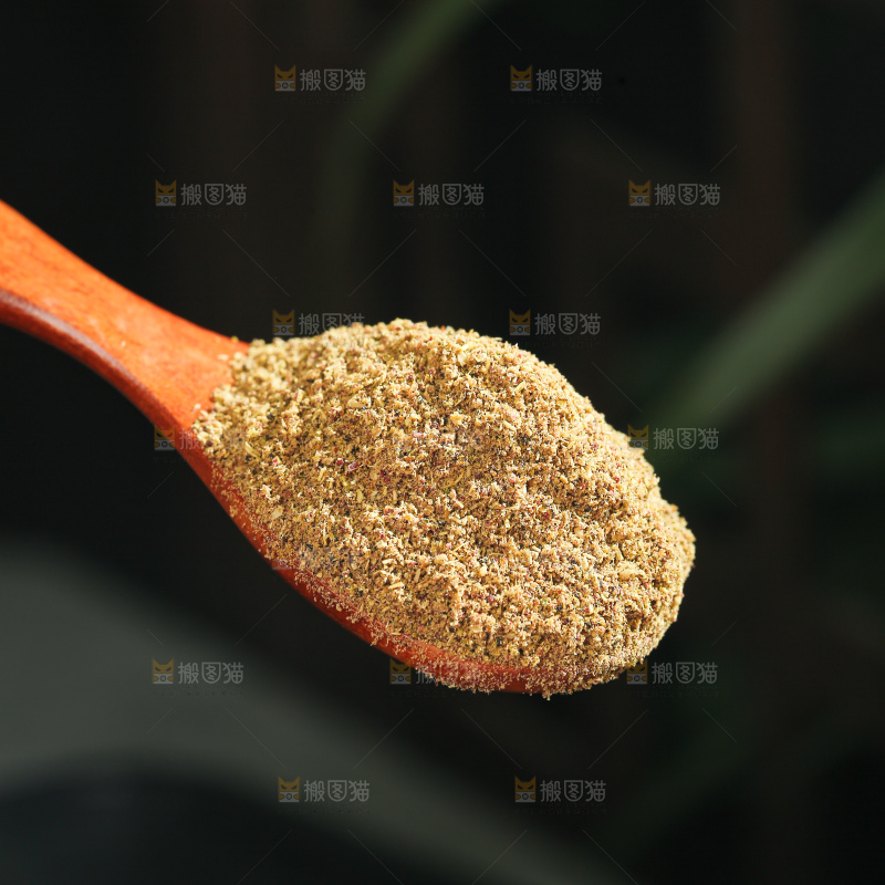 深底上的花椒粉