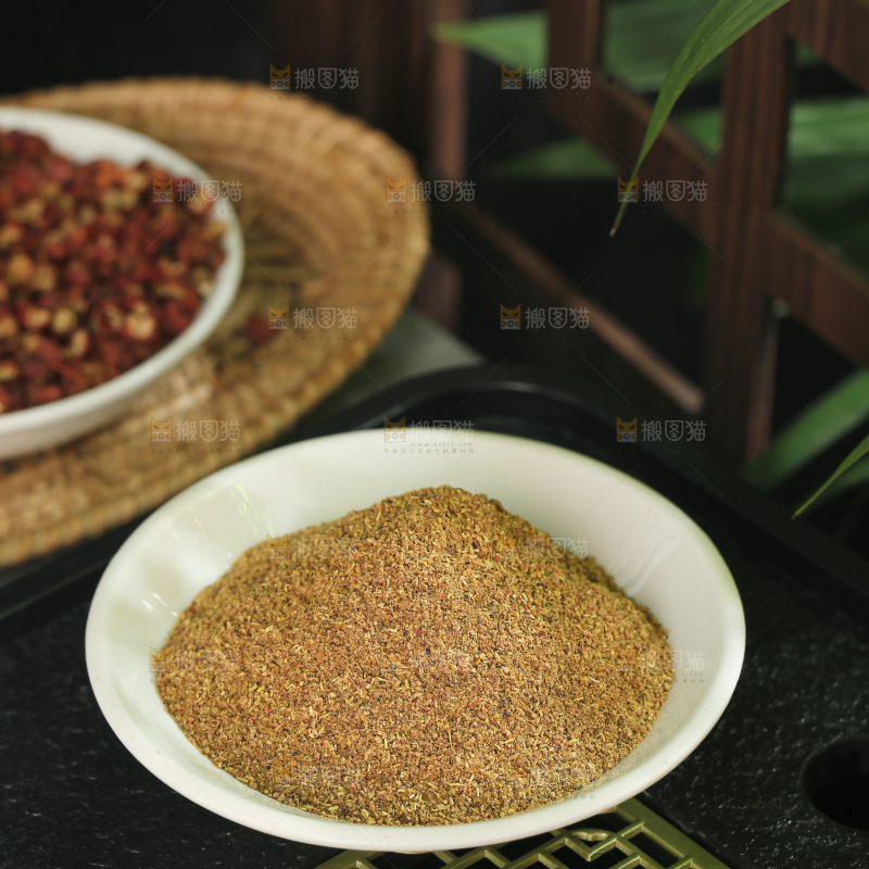 深底上的花椒粉
