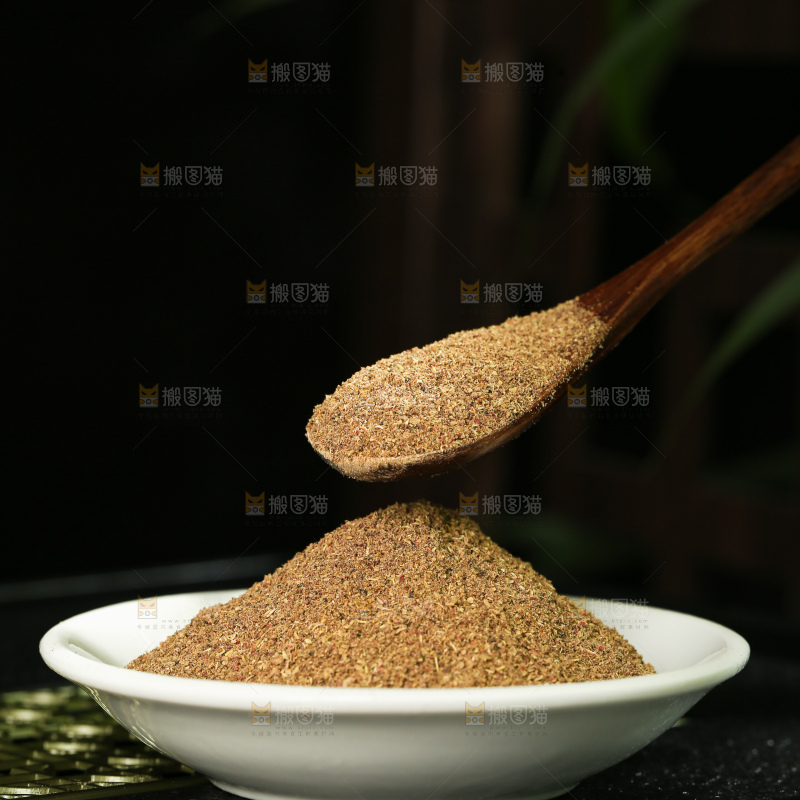 深底上的花椒粉
