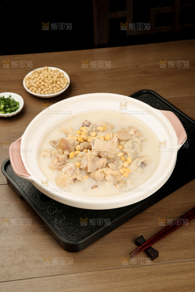 猪蹄炖黄豆