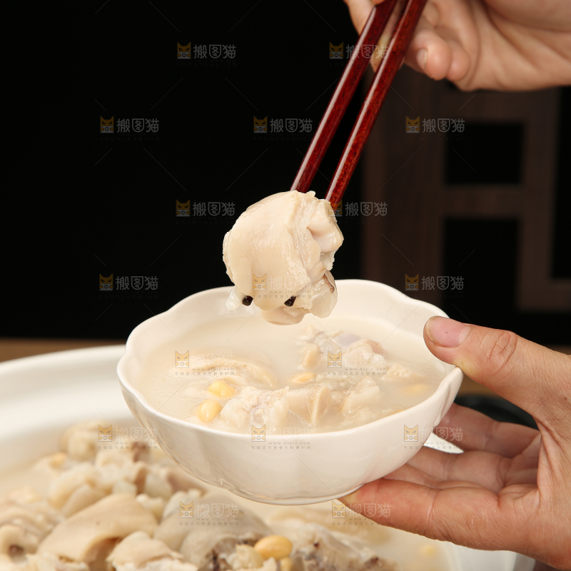 猪蹄炖黄豆