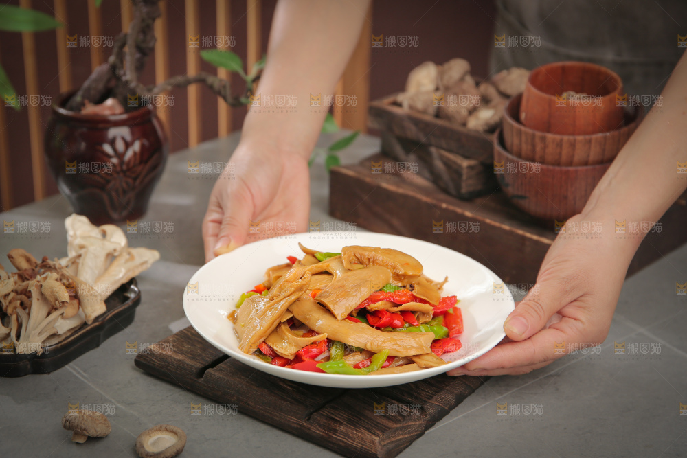 素炒白松茸