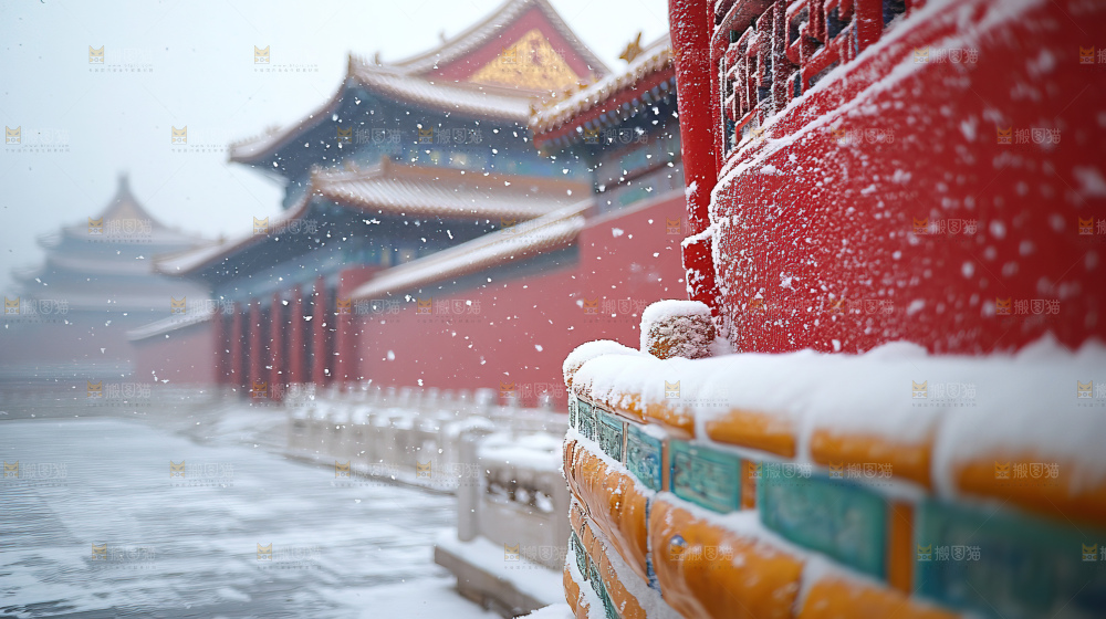 宫殿冬季飘雪新年传统建筑红墙