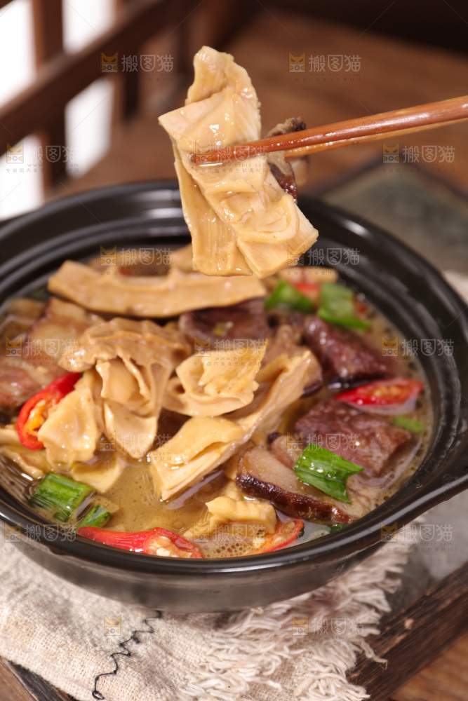 玉兰笋烧腊肉