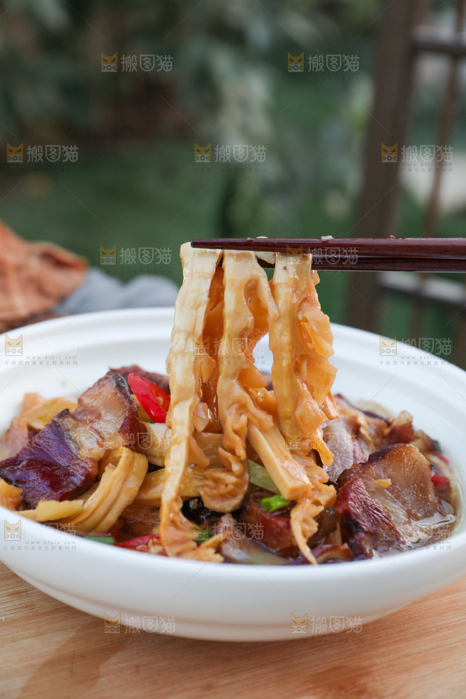 龙笋干烧腊肉