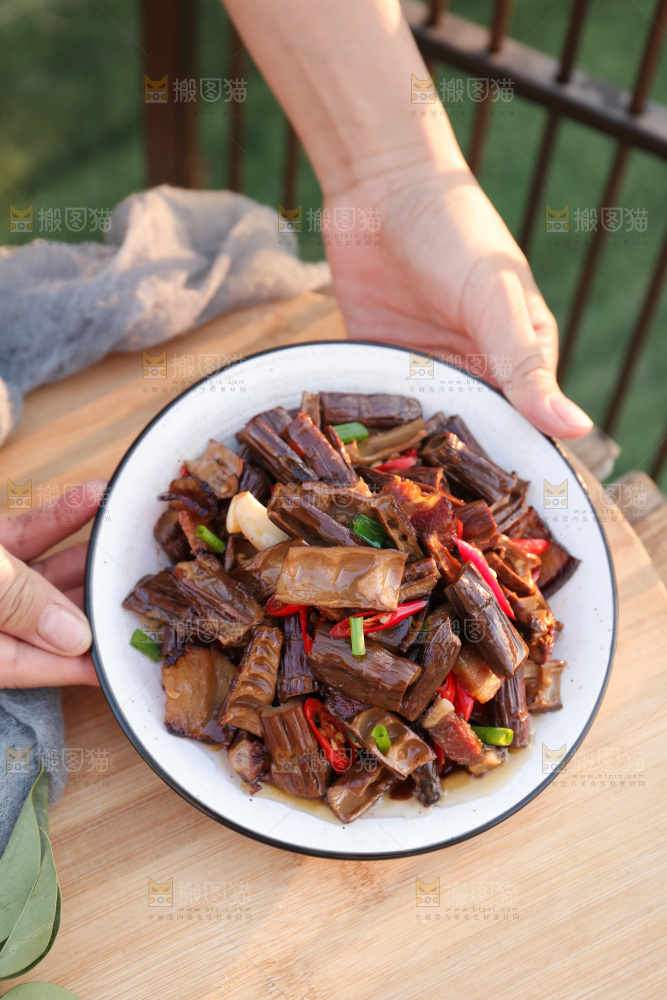 牛尾笋炒腊肉