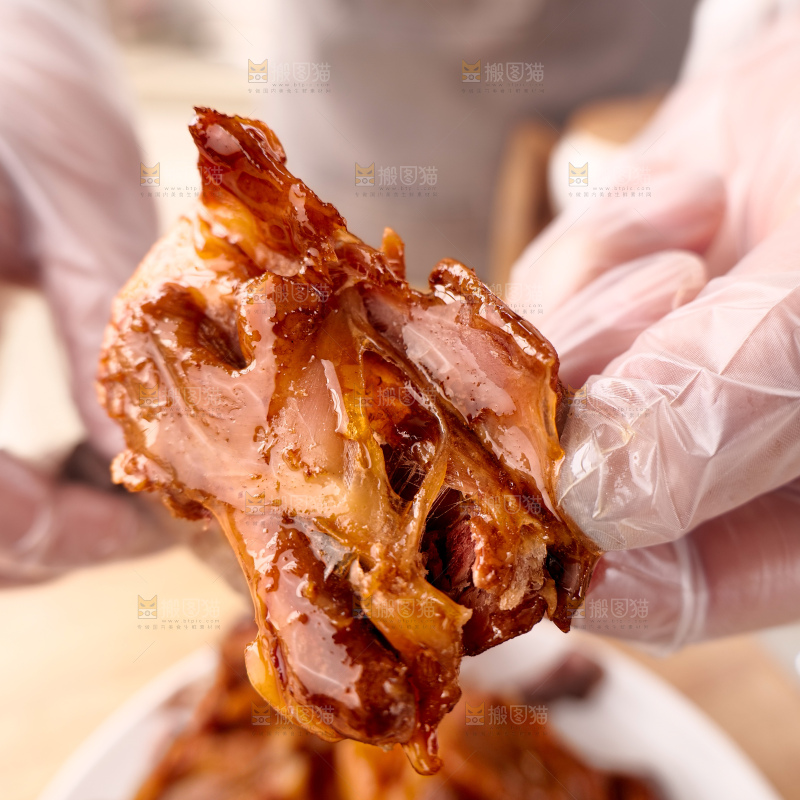 卤鸡锁骨