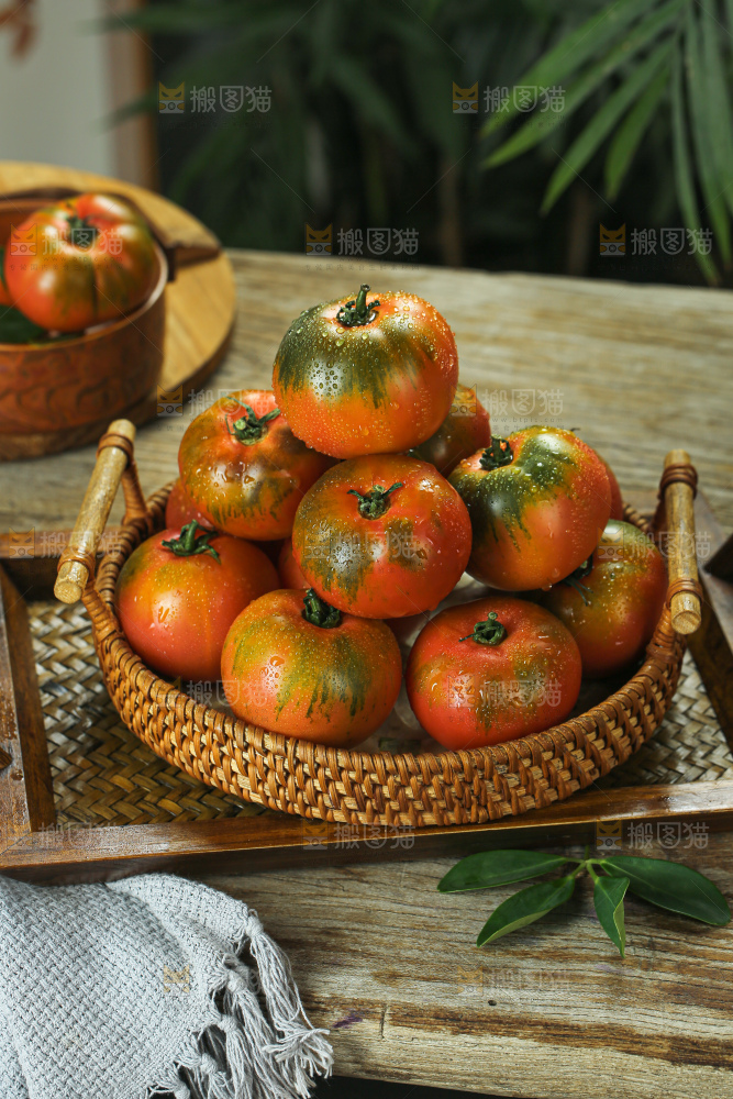铁皮草莓柿子