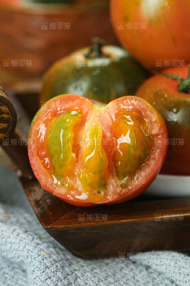 铁皮草莓柿子