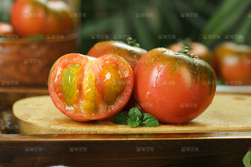 铁皮草莓柿子