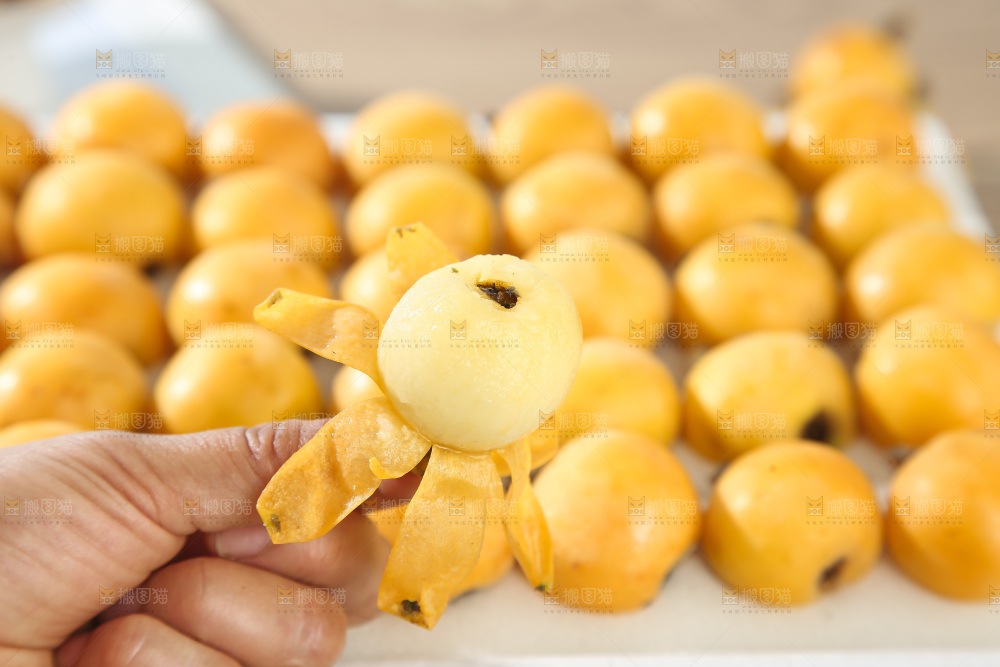 白玉枇杷