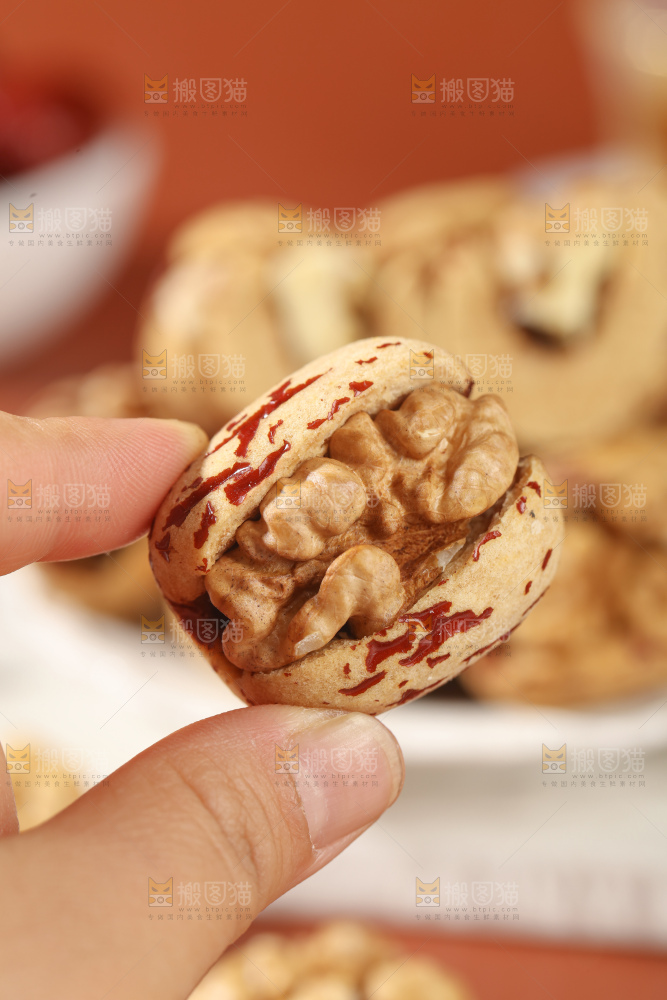 去皮枣夹核桃