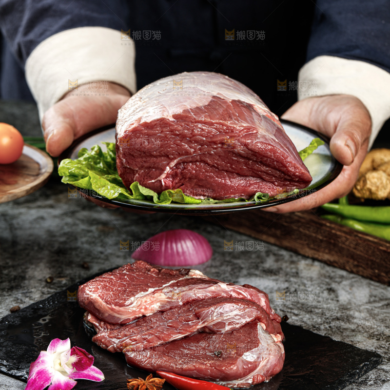 深底上的新鲜牛肉